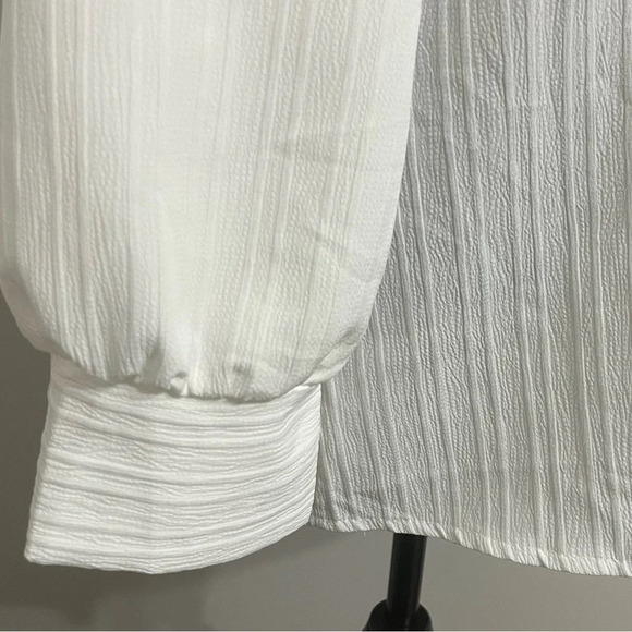 NWOT White V-Neck Lace trim, long sleeve cuff wrists blouse tunic 1XL new - Picture 3 of 8